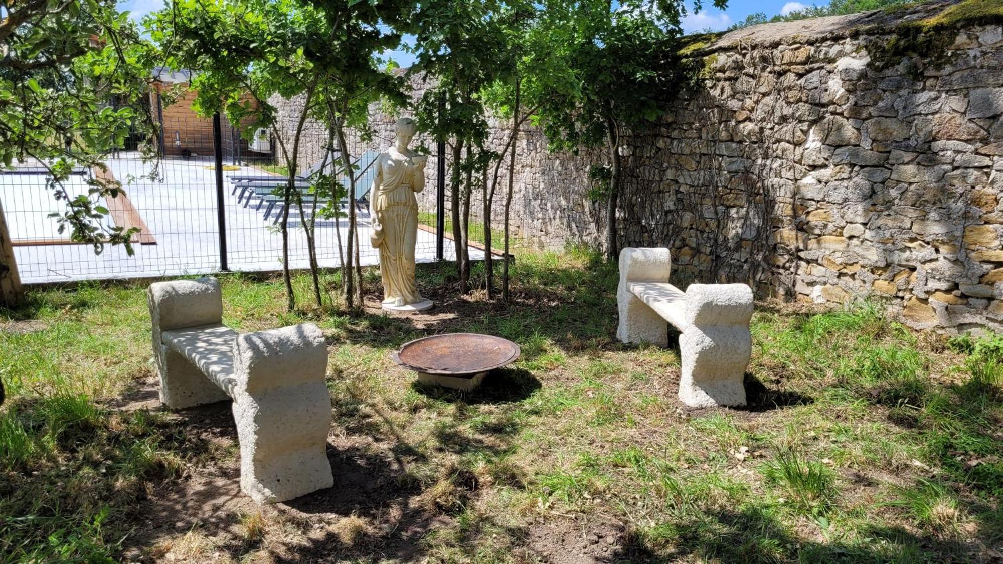 Villa Saint Pierre La Trimouille Luaran gambar
