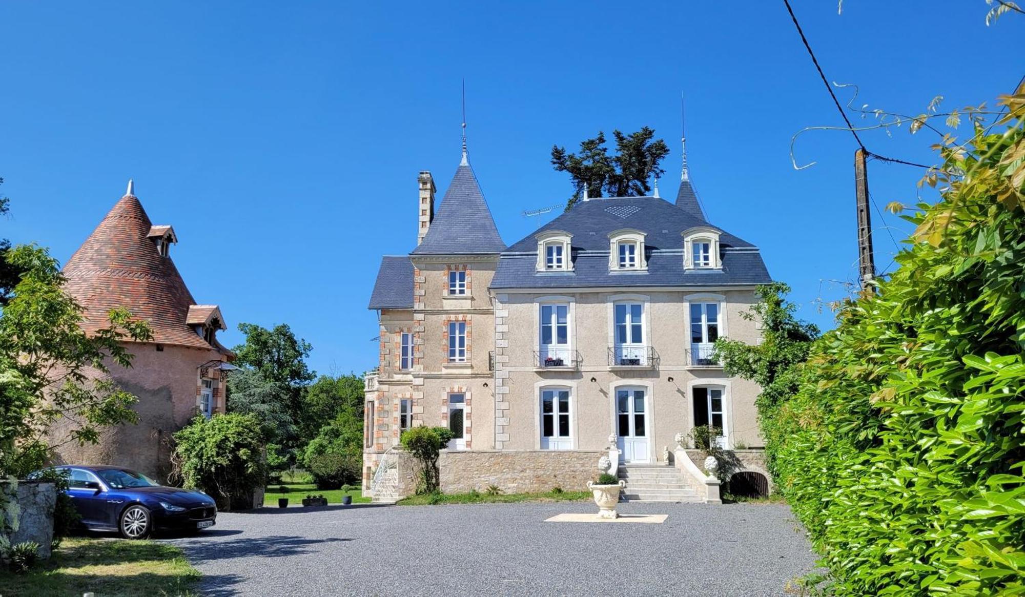 Villa Saint Pierre La Trimouille Luaran gambar