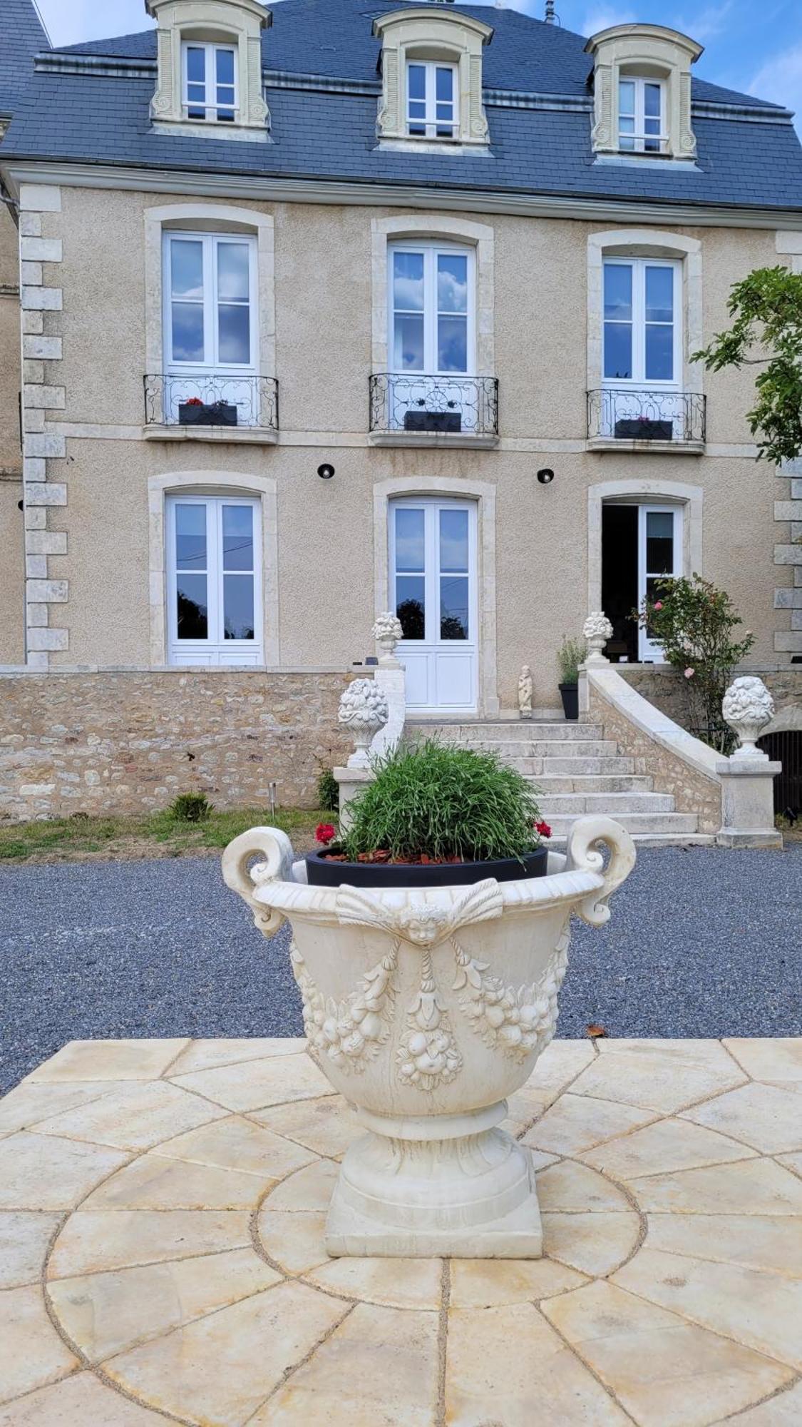 Villa Saint Pierre La Trimouille Luaran gambar