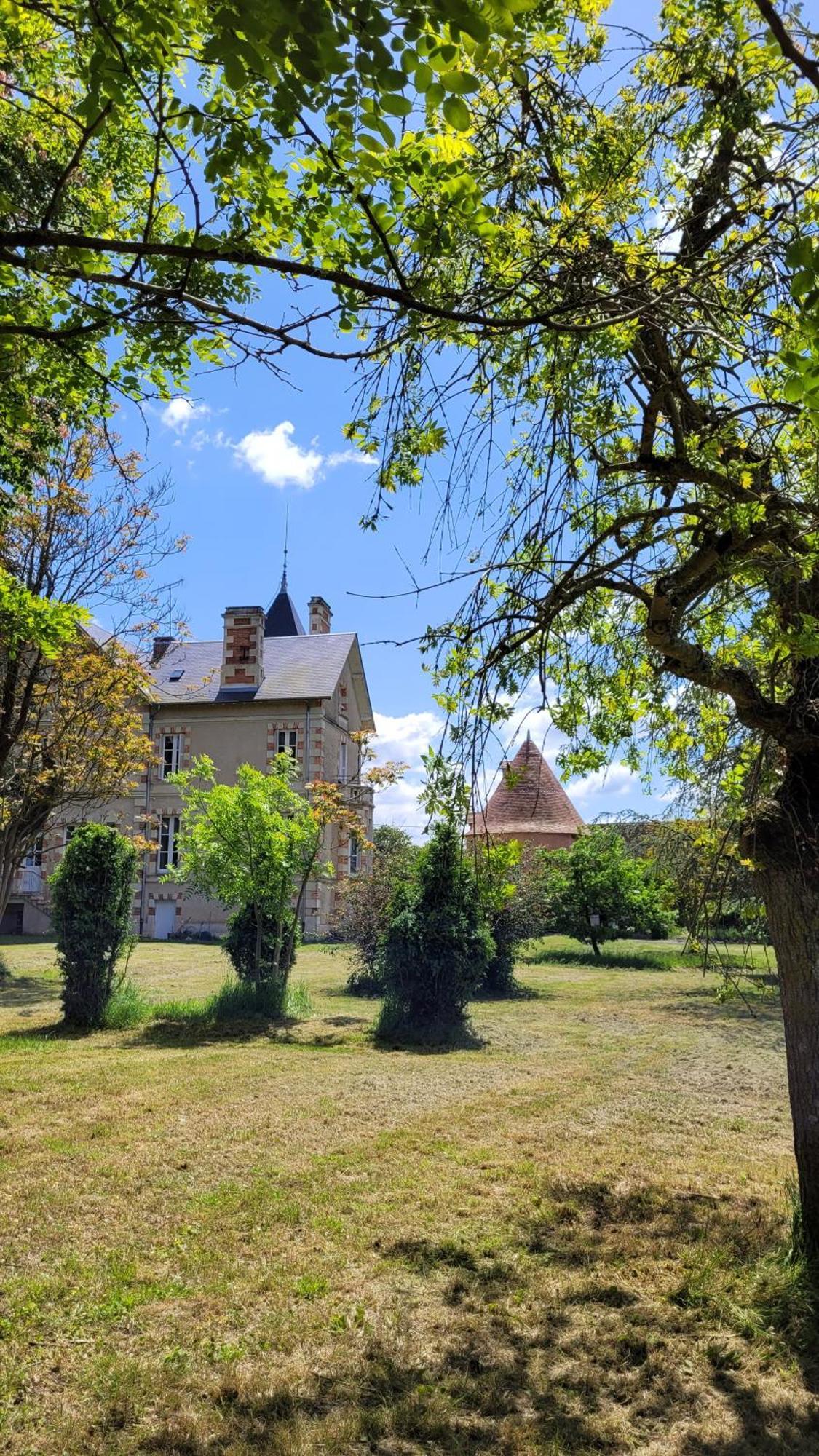 Villa Saint Pierre La Trimouille Luaran gambar